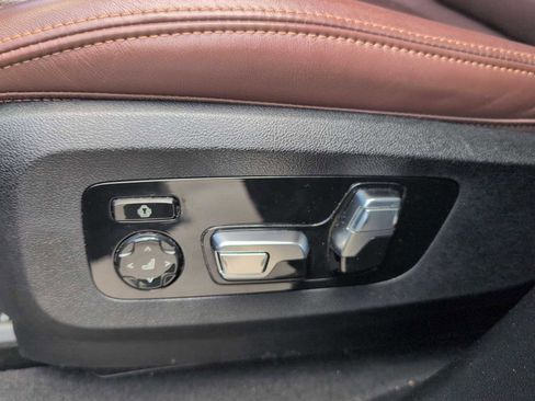 Used 2025 BMW X5 xDrive50e AWD/4WD image 17