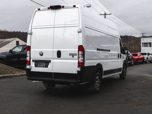 New 2026 RAM ProMaster 3500 w/ Quick Order Package 22H SLT+ FWD image 4