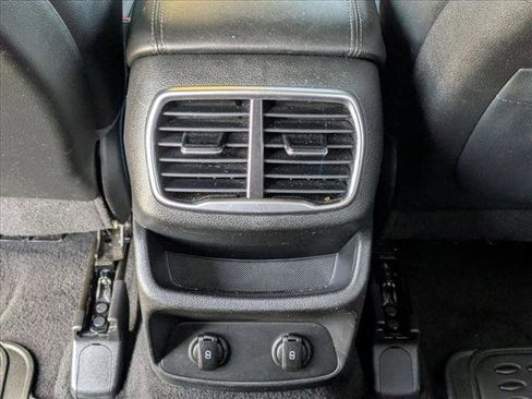 Used 2019 Hyundai Santa Fe Limited image 16