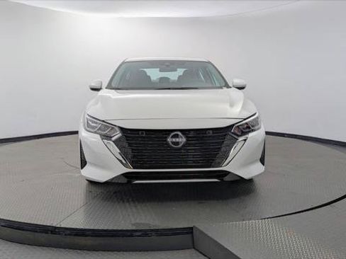 Used 2025 Nissan Sentra SV FWD image 12