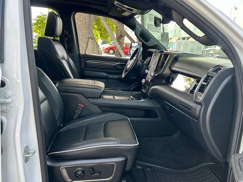 Used 2025 RAM 1500 Limited AWD/4WD image 46