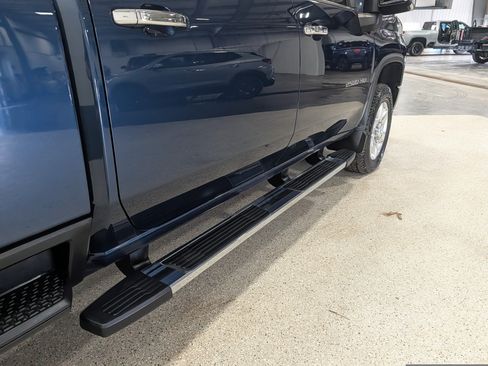 Used 2020 Chevrolet Silverado 2500 LTZ w/ LTZ Premium Package AWD/4WD image 11