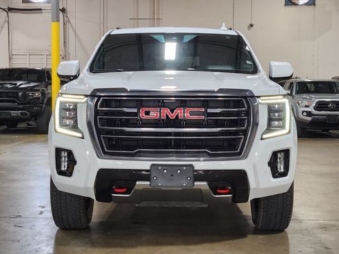 Used 2023 GMC Yukon AT4 AWD/4WD image 2