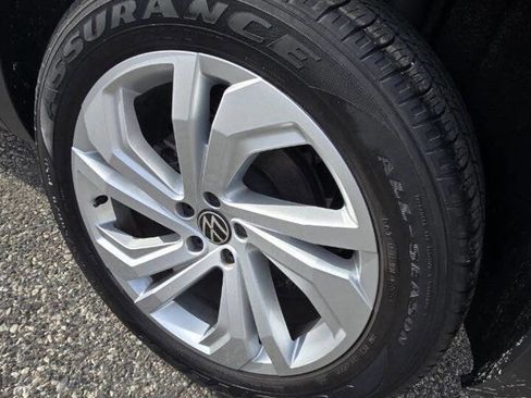 Used 2021 Volkswagen Atlas SE image 19