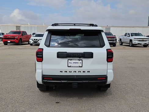 Used 2025 Toyota 4Runner SR5 AWD/4WD image 7