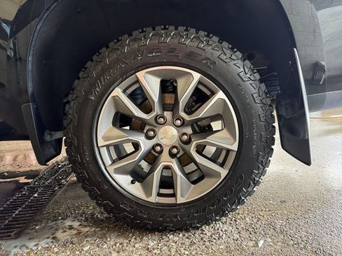 Used 2021 Chevrolet Silverado 1500 LT AWD/4WD image 10