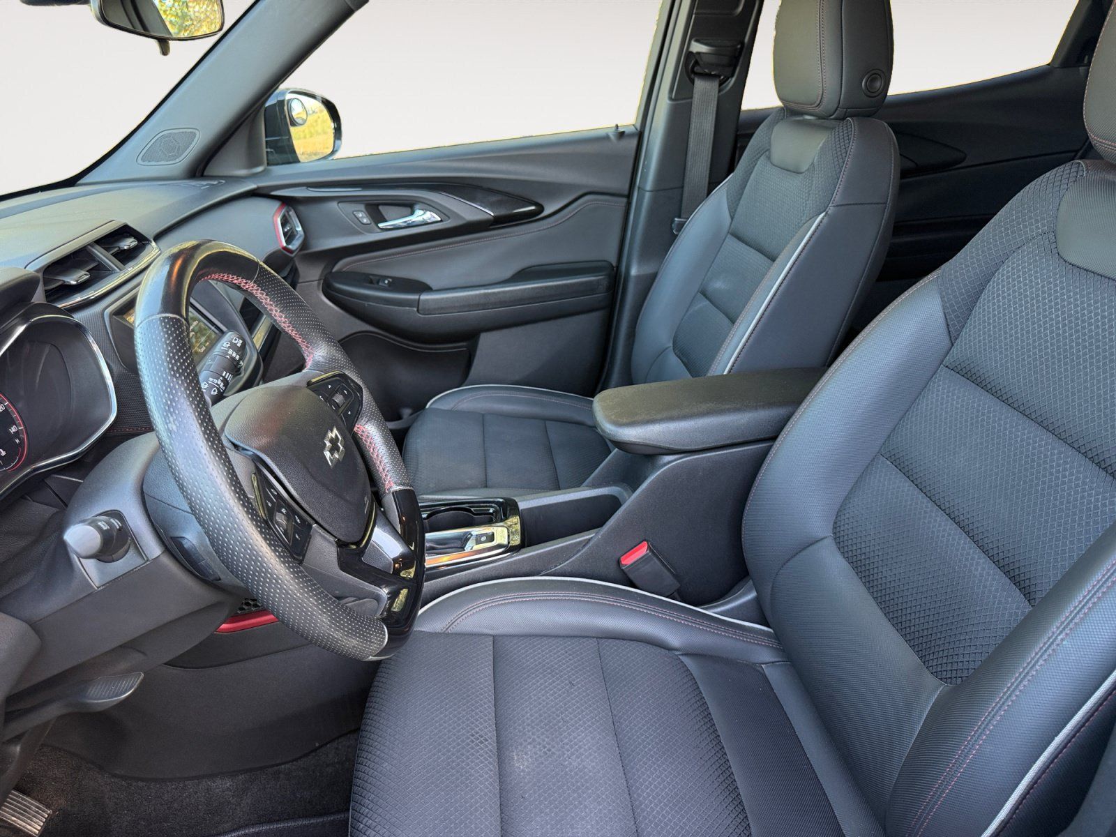 Used 2023 Chevrolet TrailBlazer RS AWD/4WD image 23