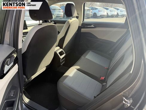 Used 2025 Volkswagen Taos S image 31