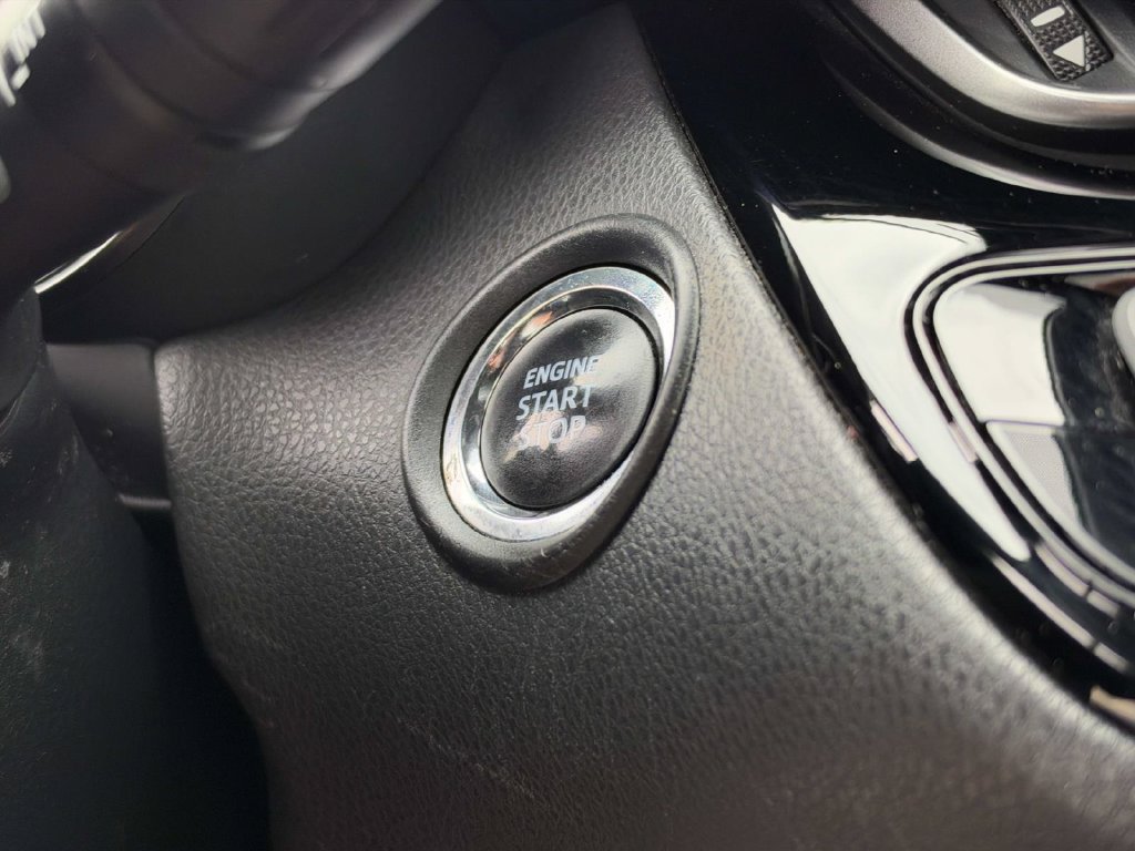 Used 2021 Toyota C-HR XLE FWD image 25