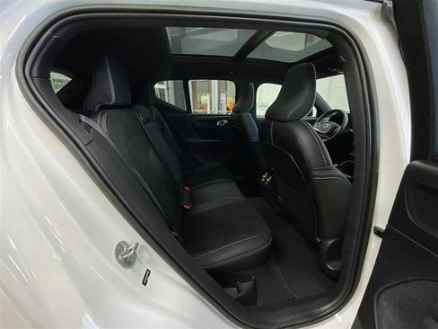 Used 2023 Volvo XC40 Recharge Plus AWD/4WD image 27