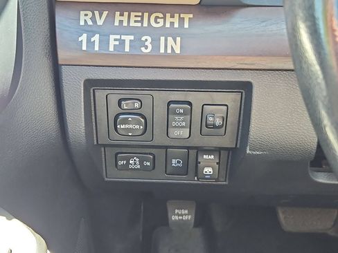 Used 2019 Toyota Tundra Limited AWD/4WD image 18