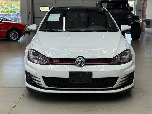 Used 2015 Volkswagen Golf 4-Door FWD image 6