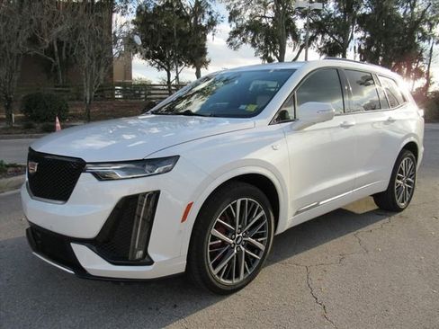 Used 2023 Cadillac XT6 Sport w/ Technology Package image 4