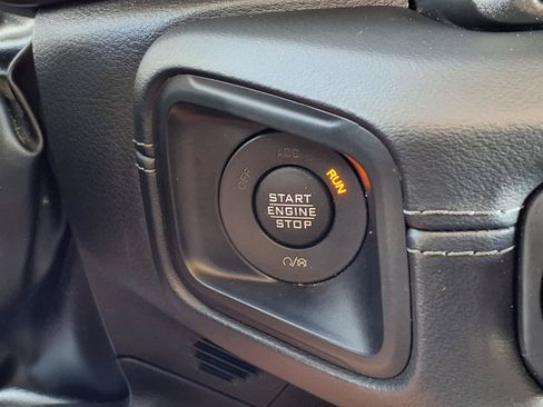 Used 2024 Jeep Wrangler Unlimited Rubicon w/ Convenience Group AWD/4WD image 13