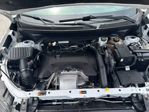 Used 2019 Chevrolet Equinox LT w/ Sun & Navigation Package FWD image 11