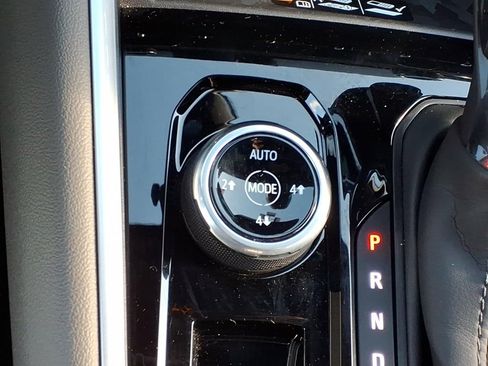 Used 2025 Chevrolet Colorado ZR2 w/ Technology Package image 24