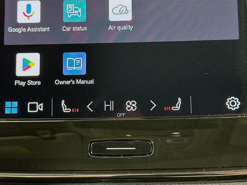 Used 2025 Volvo XC40 B5 Plus image 26