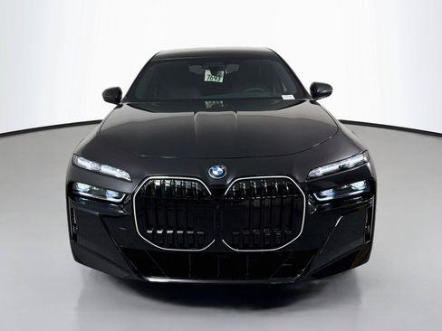 New 2026 BMW 750e xDrive w/ Executive Package AWD/4WD image 2