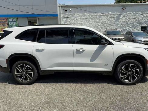 Certified 2026 Buick Enclave Sport Touring w/ Power Package AWD/4WD image 9