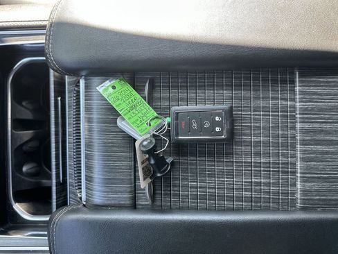 Used 2024 Jeep Wagoneer Series II w/ Flexible Seating Group image 22