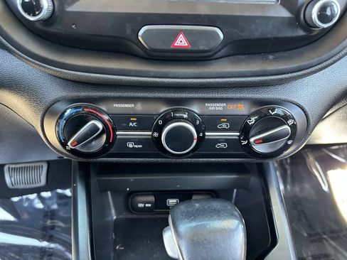 Used 2020 Kia Soul GT-Line FWD image 22