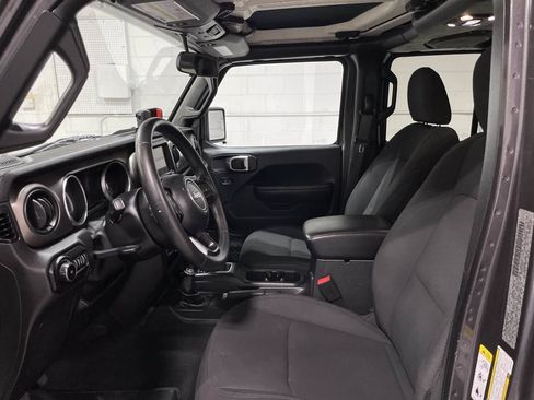 Used 2019 Jeep Wrangler Unlimited Sport S AWD/4WD image 9