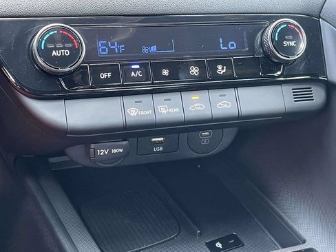 Used 2025 Hyundai Elantra Sport FWD image 14