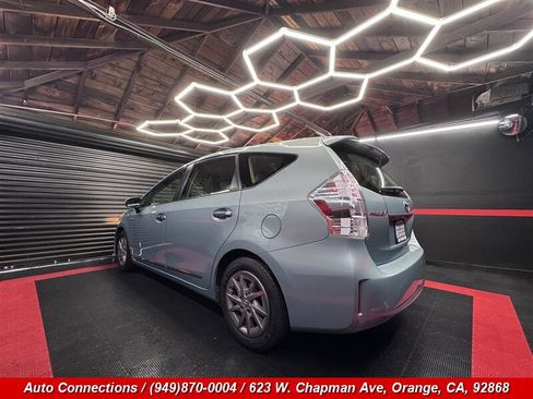 Used 2014 Toyota Prius V Two FWD image 4