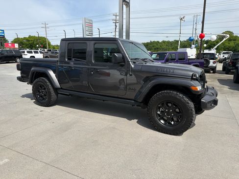 Used 2023 Jeep Gladiator Sport AWD/4WD image 2