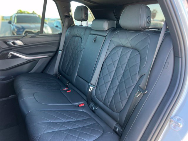 Used 2025 BMW X5 M60i AWD/4WD image 17