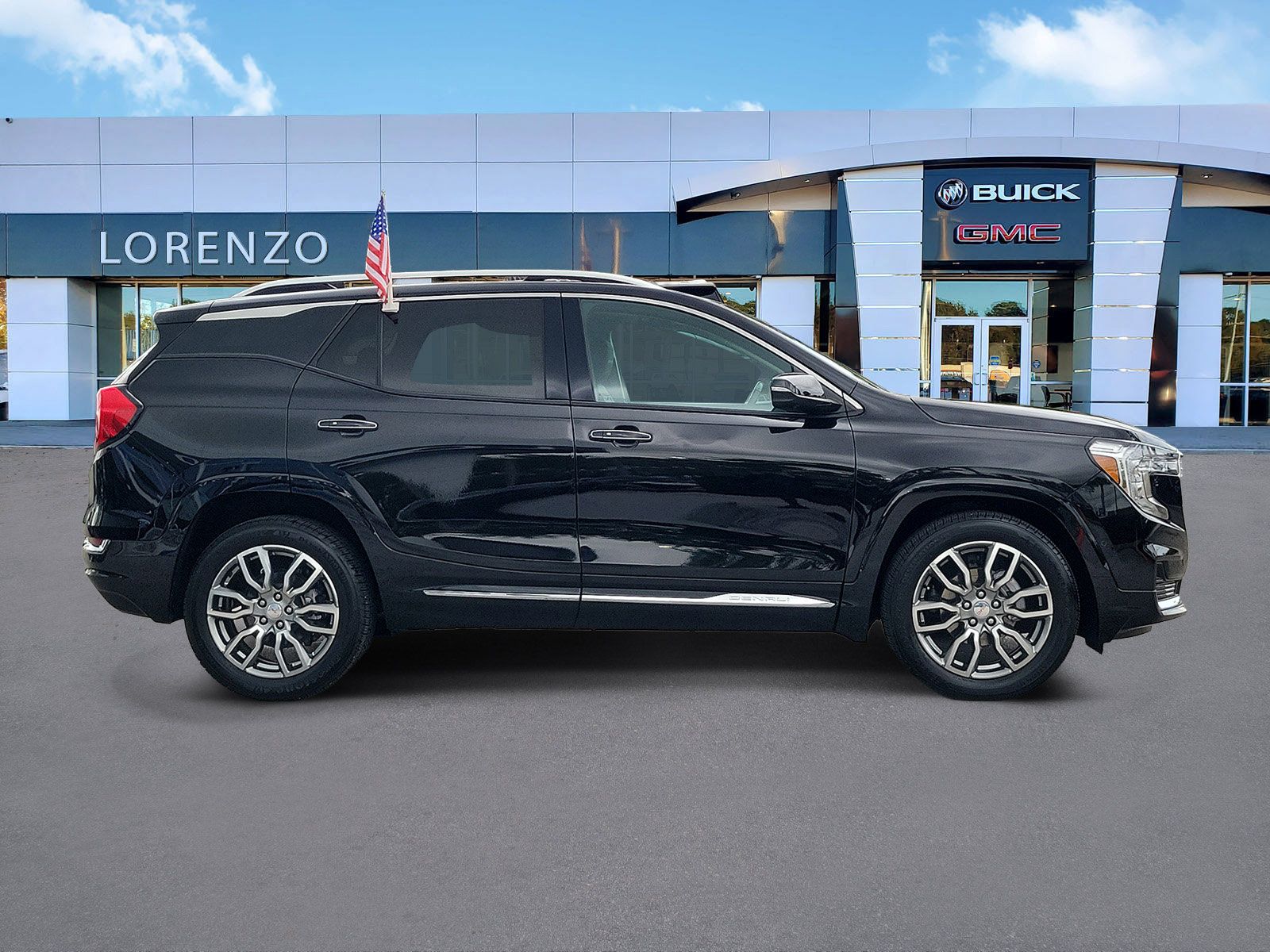 Used 2024 GMC Terrain Denali w/ Denali Premium Package AWD/4WD image 4