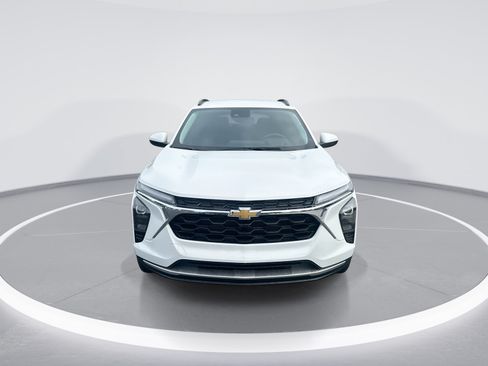 Used 2026 Chevrolet Trax LT w/ Driver Confidence Package FWD image 3