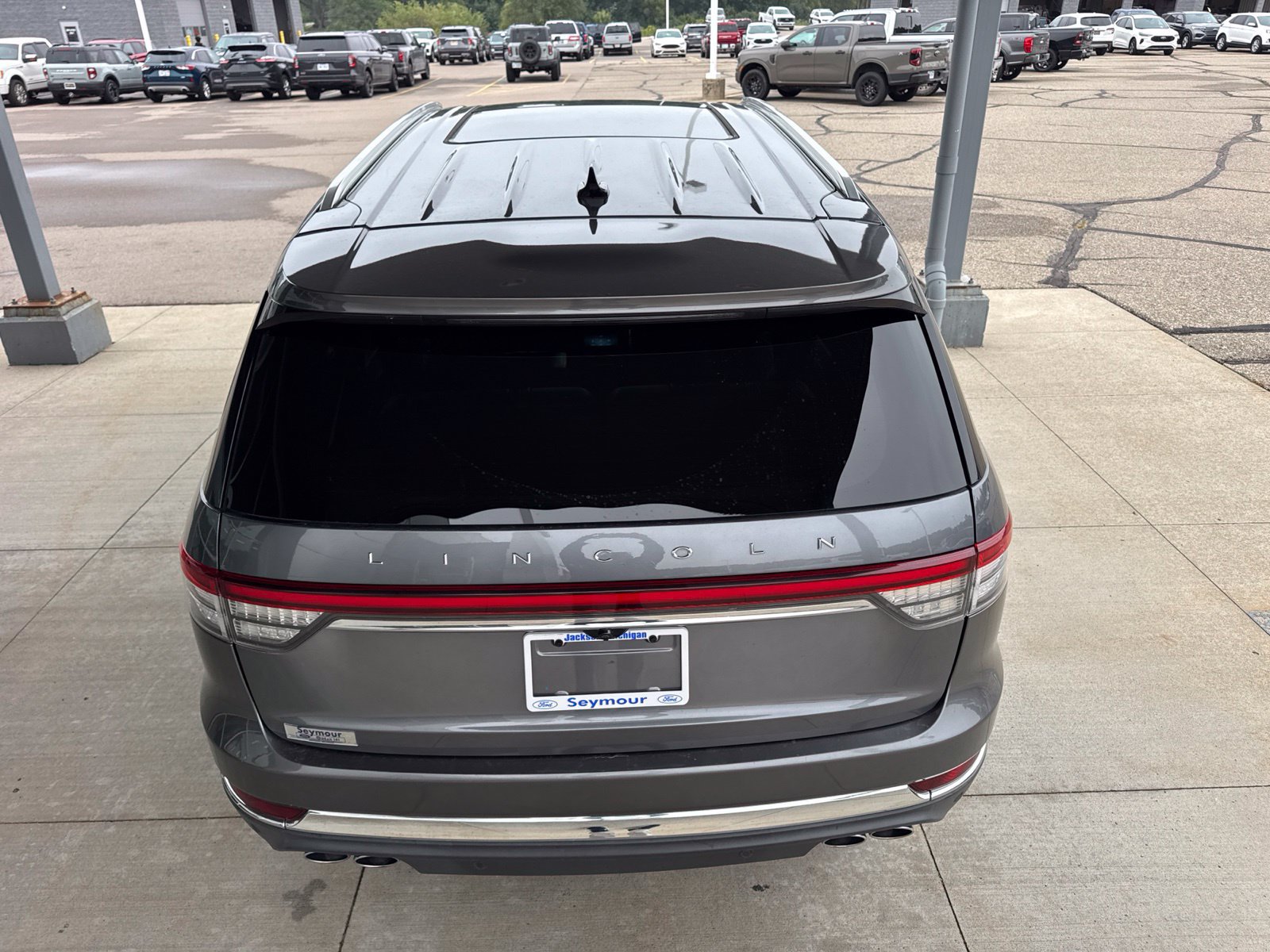 Used 2021 Lincoln Aviator Reserve AWD/4WD image 6