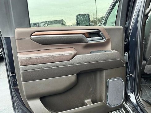 Used 2024 GMC Sierra 2500 Denali w/ Denali Reserve Package image 8