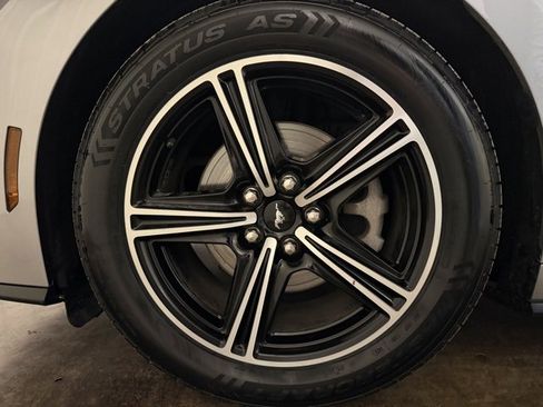 Used 2024 Ford Mustang Premium image 10