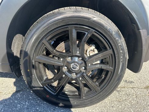 Used 2021 Nissan Kicks SR w/ SR Premium Package image 28