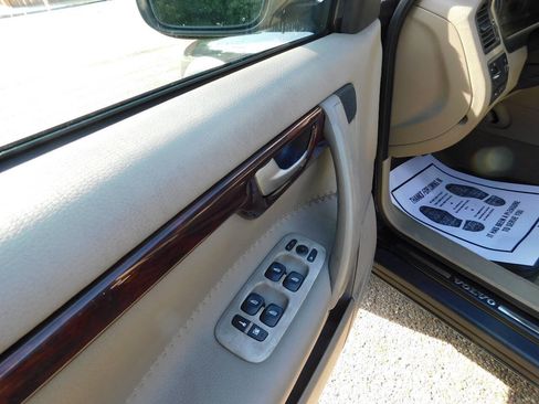 Used 2006 Volvo XC70 image 11