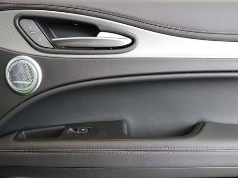 New 2025 Alfa Romeo Stelvio Sprint image 35