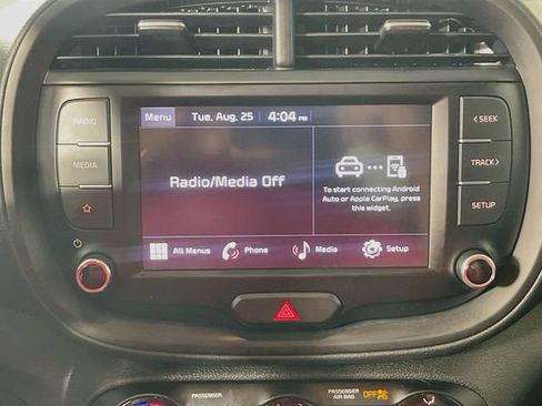 Used 2022 Kia Soul LX FWD image 15