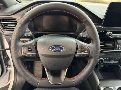 Used 2025 Ford Escape ST-Line AWD/4WD image 18