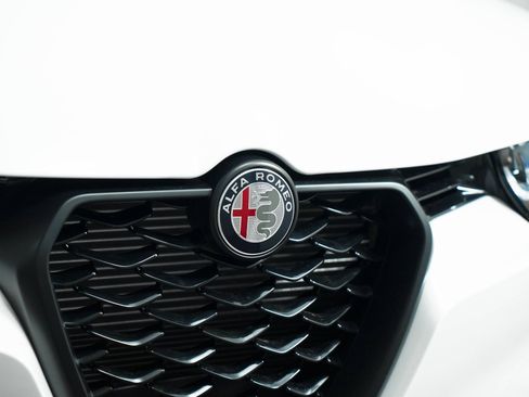 New 2025 Alfa Romeo Tonale AWD/4WD image 11