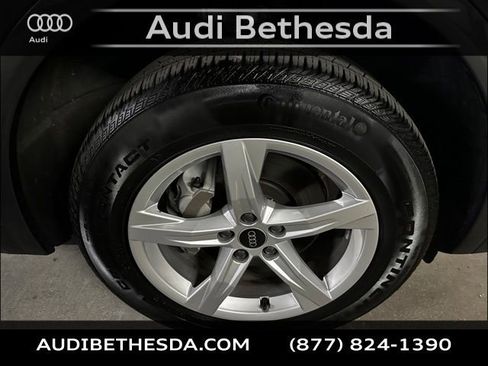 Used 2023 Audi Q5 2.0T Premium w/ Convenience Package image 9