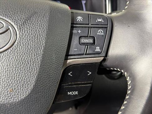 Used 2025 Toyota Camry SE FWD image 25