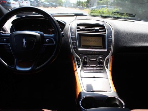 Used 2019 Lincoln Nautilus Reserve AWD/4WD image 21