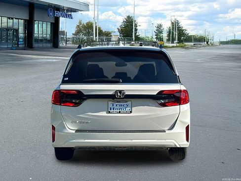 Used 2026 Honda Odyssey EX-L image 7