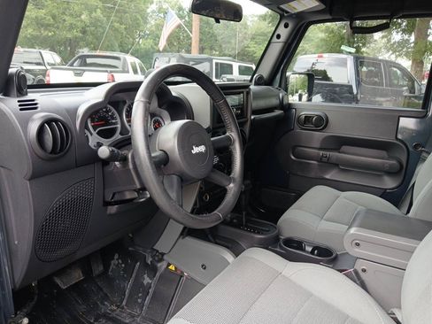 Used 2007 Jeep Wrangler Unlimited Rubicon w/ PWR Convenience Group AWD/4WD image 17