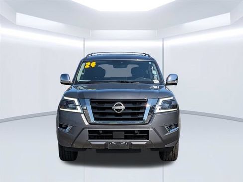 Used 2024 Nissan Armada Platinum w/ Captain's Chairs Package RWD image 11
