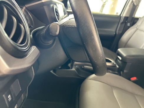 Used 2022 Toyota Tacoma SR5 image 35