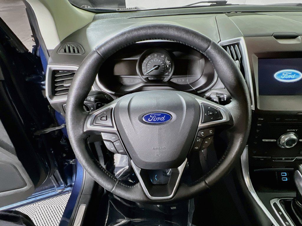 Used 2017 Ford Edge Titanium w/ Equipment Group 302A AWD/4WD image 10