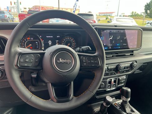 Used 2024 Jeep Wrangler Sport S image 9